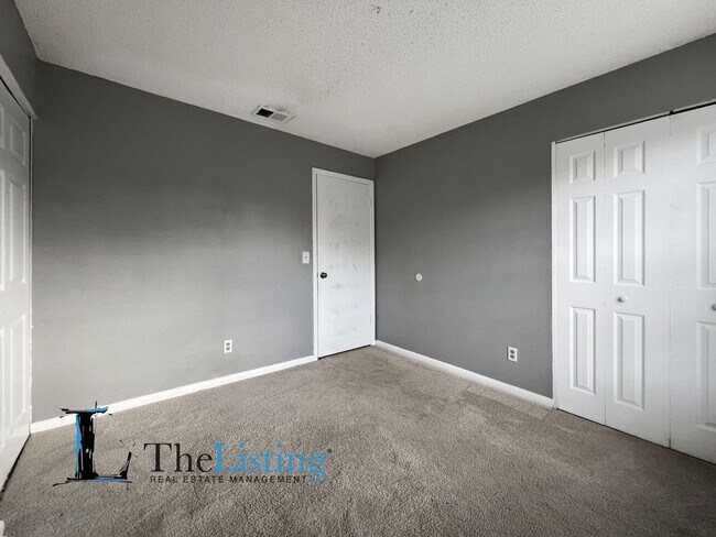 Building Photo - 11007 Summer Dr