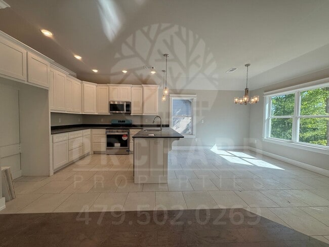 Building Photo - Bella Vista Single-Family Home- 2 Bed/ 2 B...
