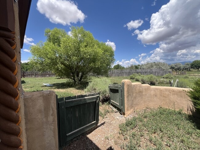 Building Photo - 120 Los Cordovas