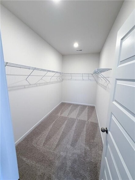 Building Photo - 145 Oak St