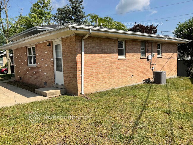 Building Photo - 16405 George Dr