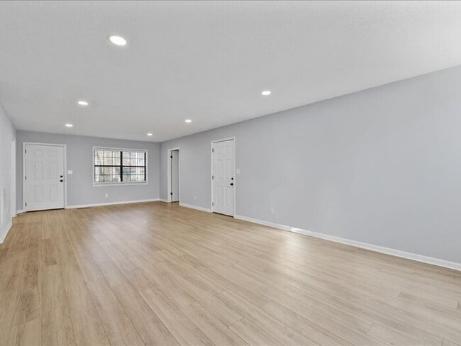 Building Photo - 801 4th Ave E