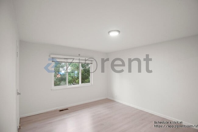 Building Photo - 836 El Camino Real