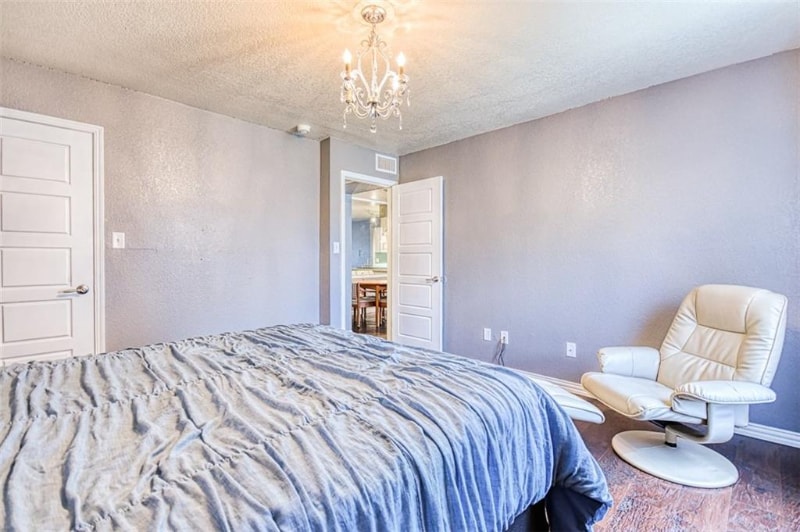 Building Photo - 3000 Chautauqua Ave