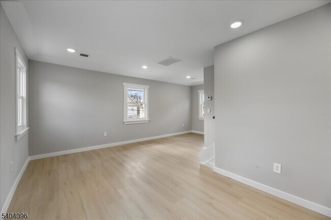 Building Photo - 143 Johnston Ave