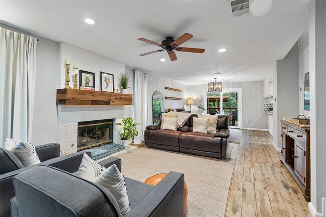 Building Photo - 8913 Coastal Dr