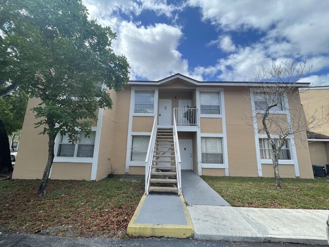 Primary Photo - 8002 SW 21st Ct