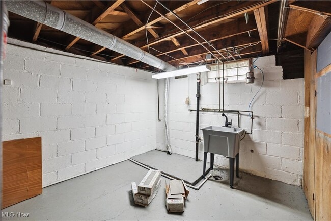 Building Photo - 5145 E 114th St