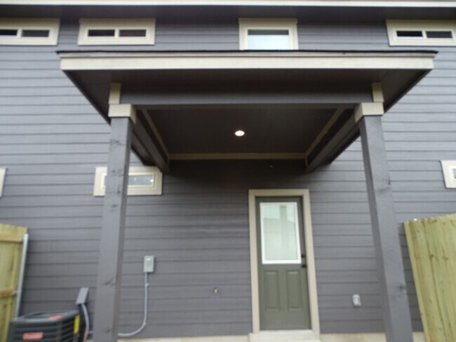 Building Photo - 6411 Luglio Ln