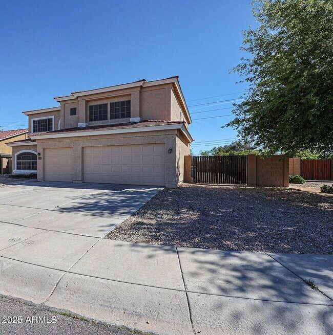 Building Photo - 4825 W Milada Dr
