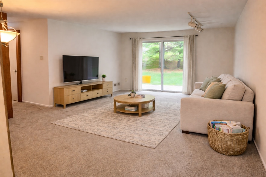 Building Photo - 177 Applegate Ln