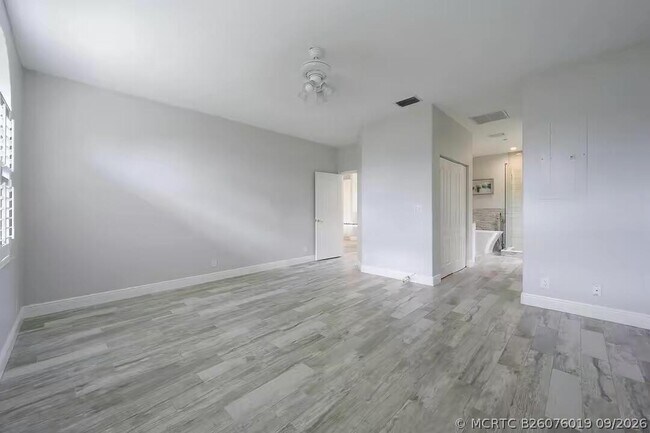 Building Photo - 13383 Temple Blvd