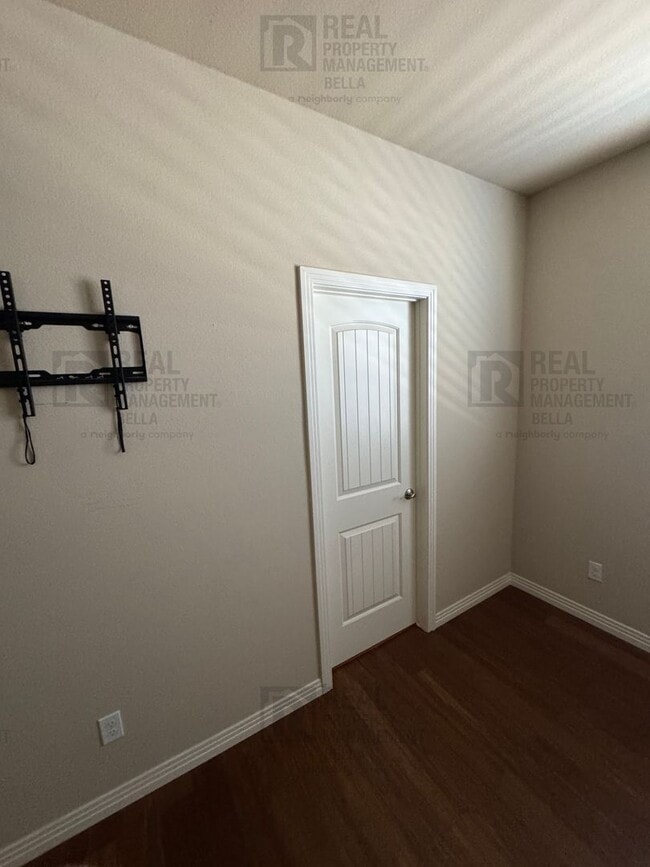 Building Photo - Modern Comfort Meets Resort Living – Gorgeous Single-Story in The Lakes Community