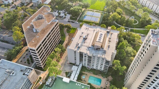 Building Photo - 661 Bering Dr