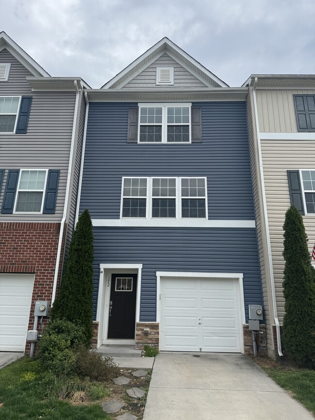 Building Photo - 172 Drexel Ct