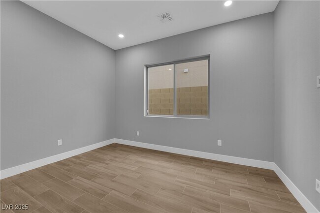 Building Photo - 10648 Stone Ledge Ave