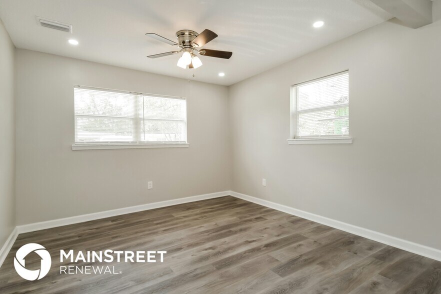 Building Photo - 8509 Addison Rd