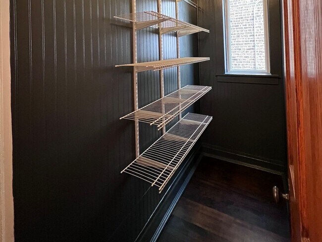 Building Photo - 2447 N Mozart St