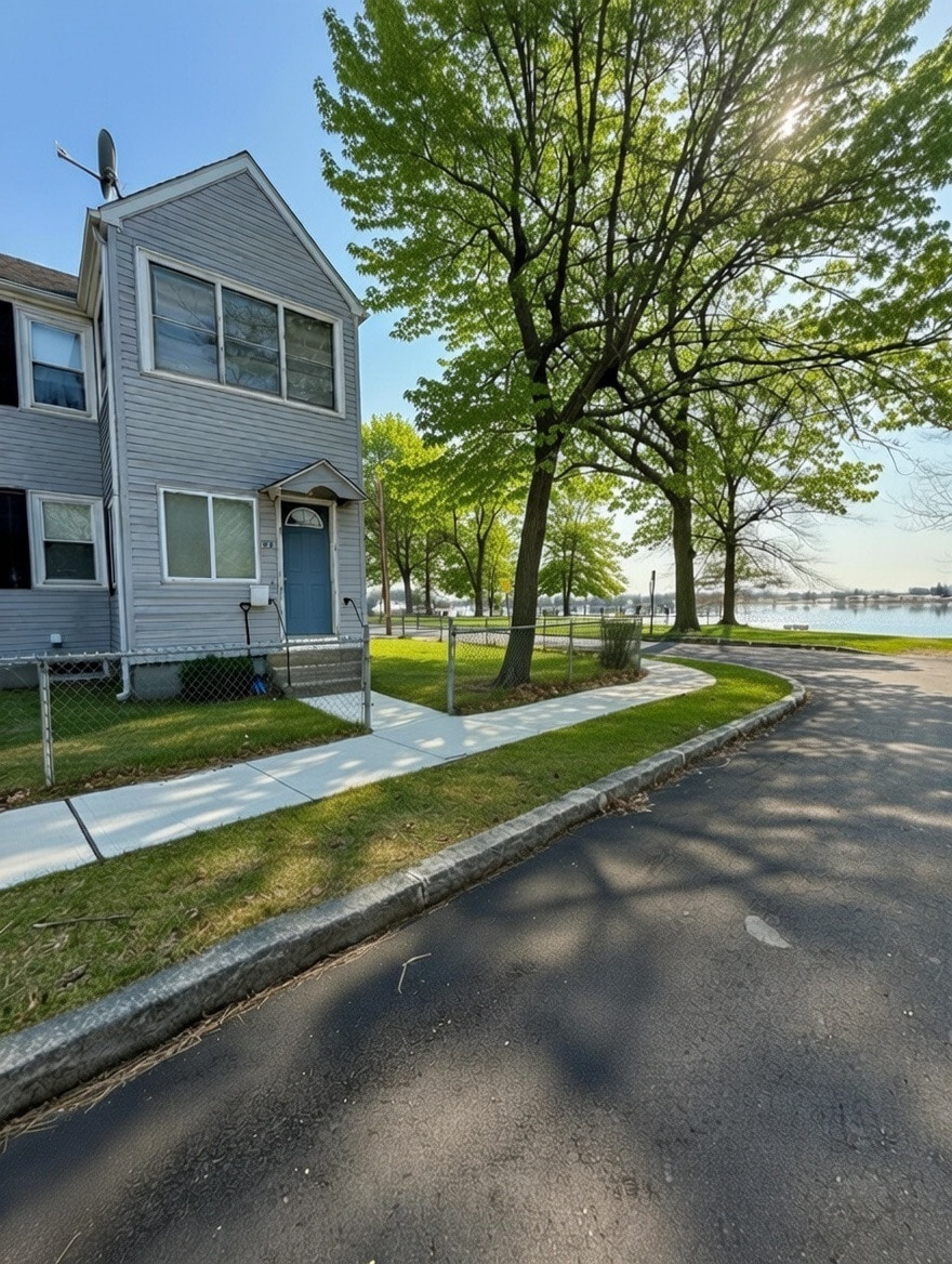 Building Photo - 48 Dee Rd