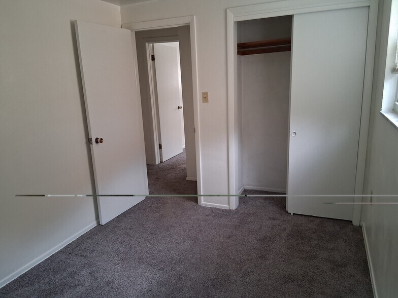 Bedroom 2 - 806 Westbury Rd