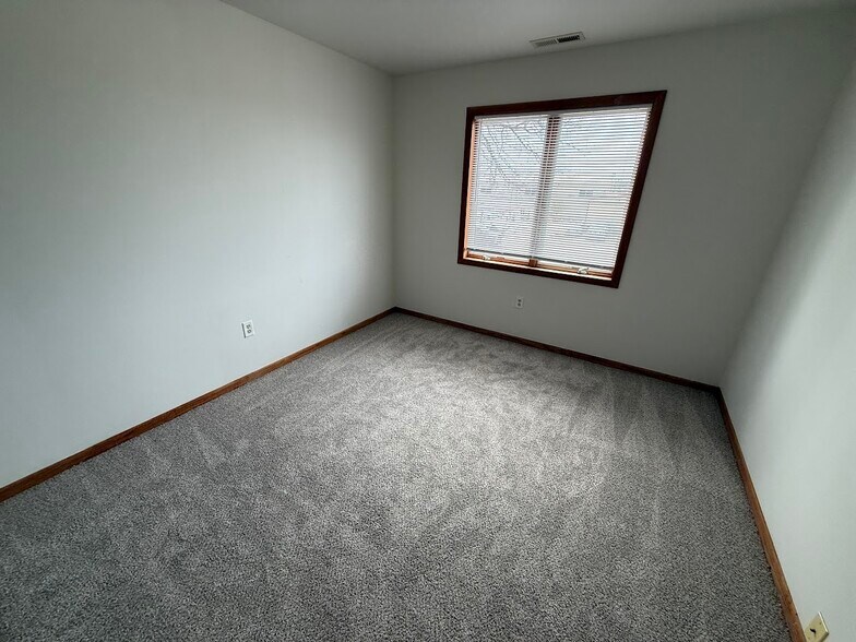 Building Photo - 4002 Alvarez Ave