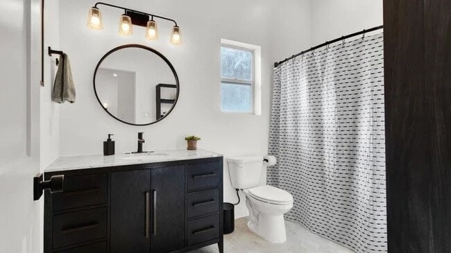 Building Photo - Beautiful Custom Home!