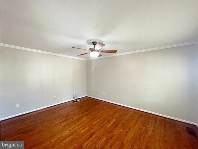 Building Photo - 20871 Freedom Run Dr