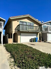 Building Photo - Updated 3bd/2ba House One Block from Ocean...