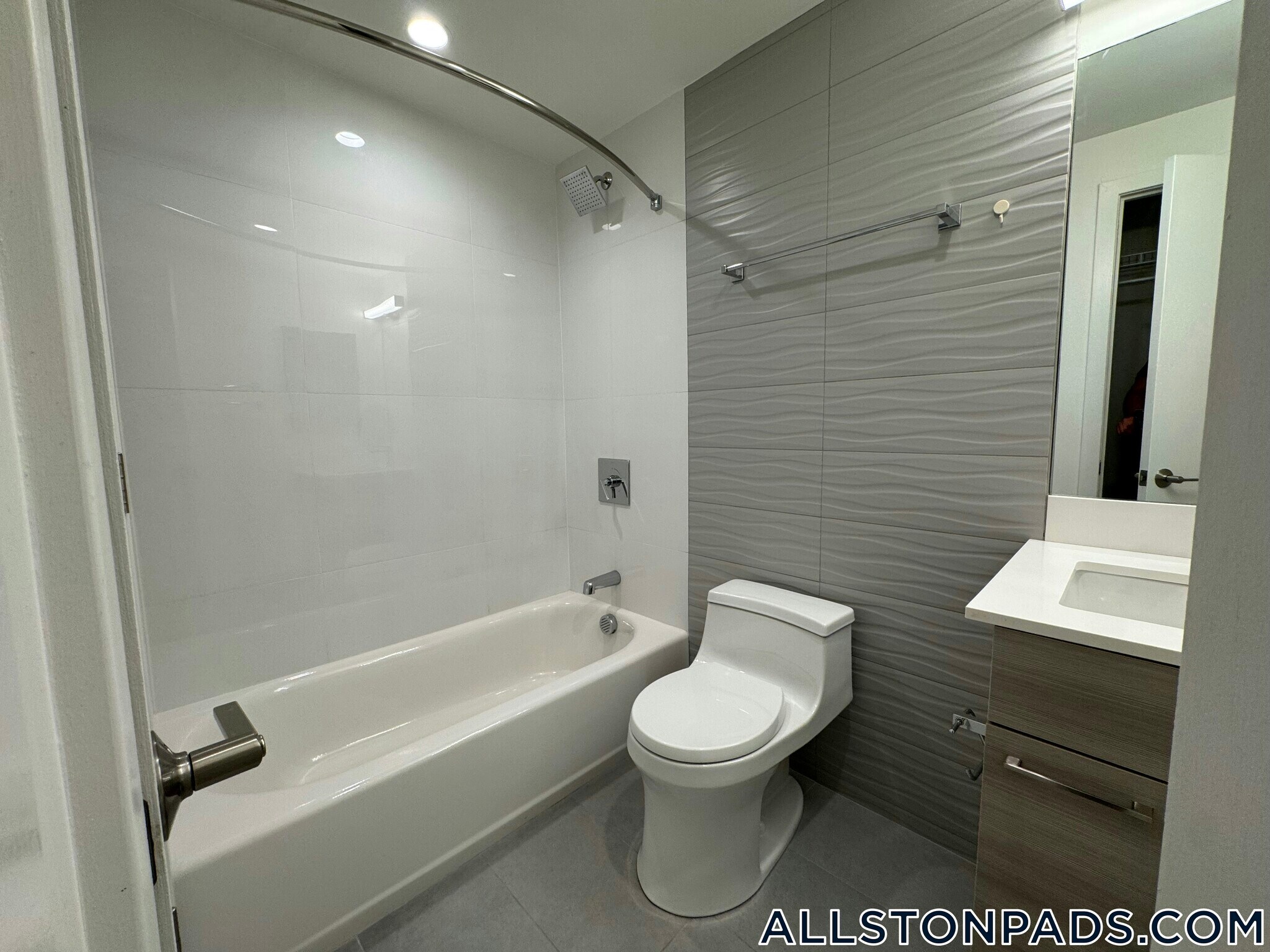 Building Photo - 1079 Commonwealth Ave