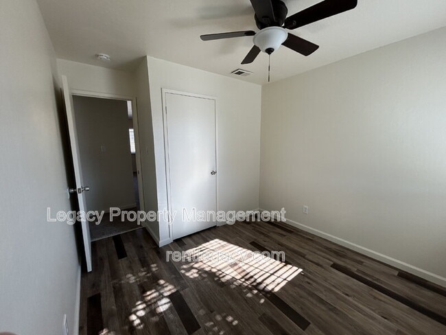 Building Photo - 2213 N Cirby Way