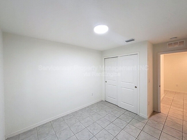 Building Photo - 3988 Postmark Lake Pl