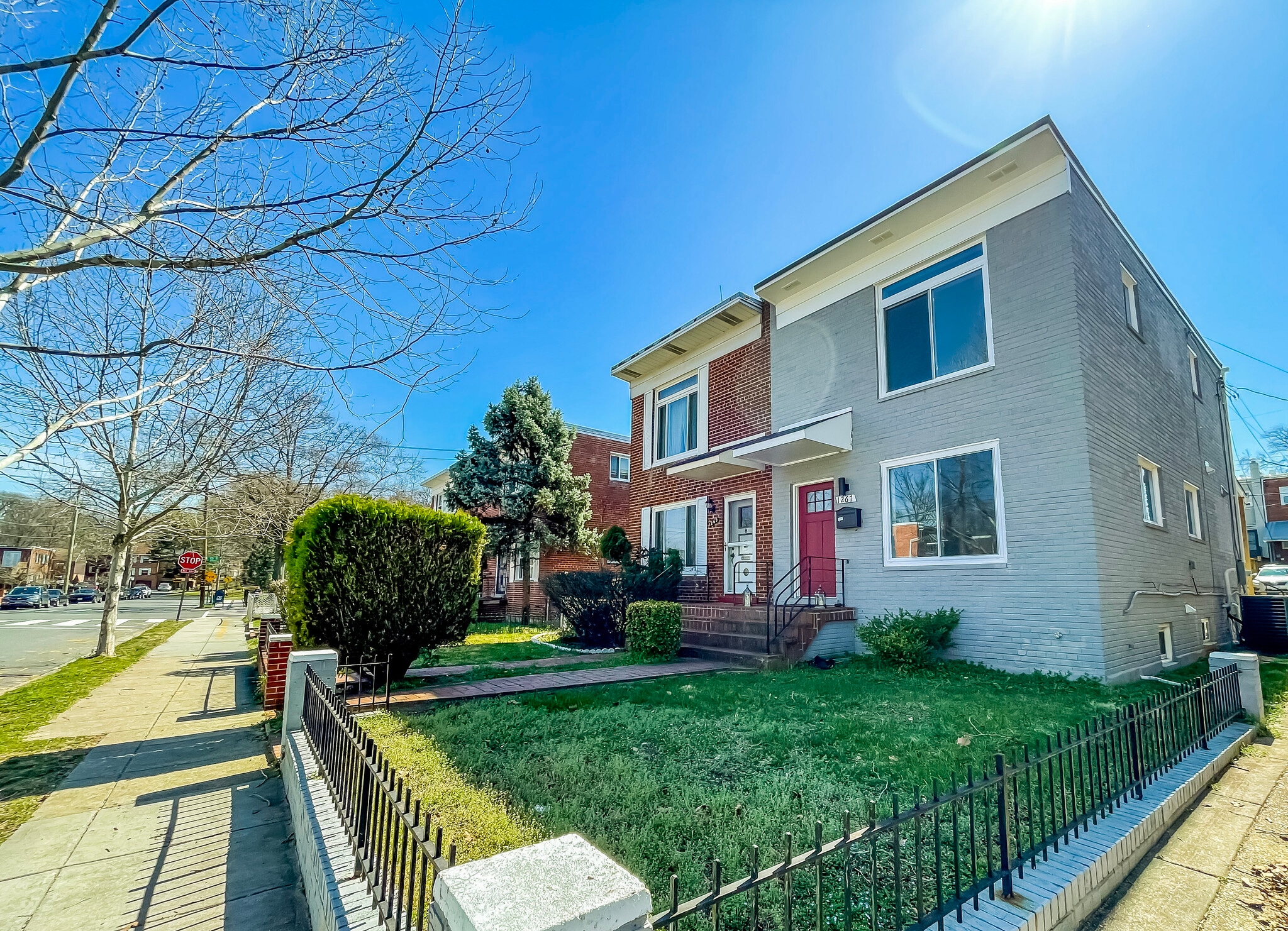 Building Photo - 1267 Emerson St NE