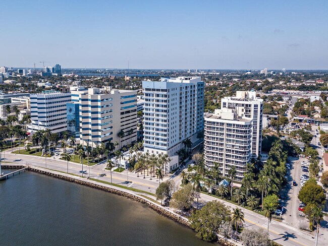 Building Photo - 1551 N Flagler Dr