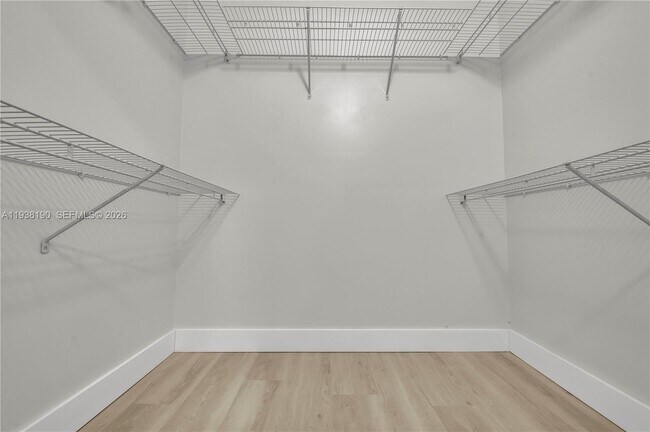 Building Photo - 10959 W Clairmont Cir