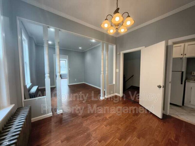 Building Photo - 127 N 12th St