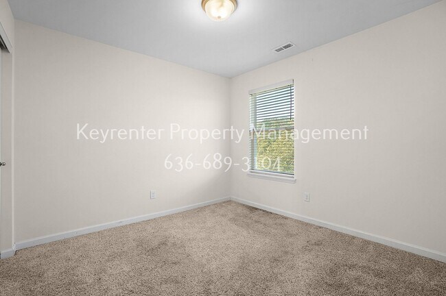 Building Photo - Coming Soon!!! Spacious and Modern 3-Bedroom Home for Rent Near Butler Lake