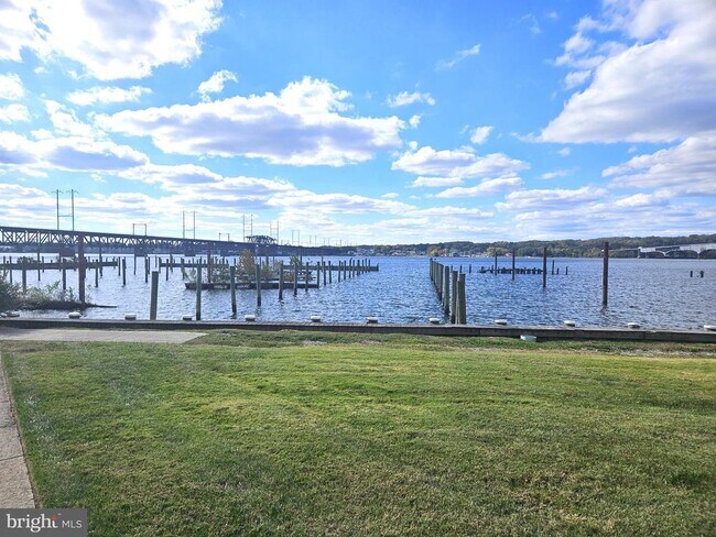 Building Photo - 12 Owens Landing Ct