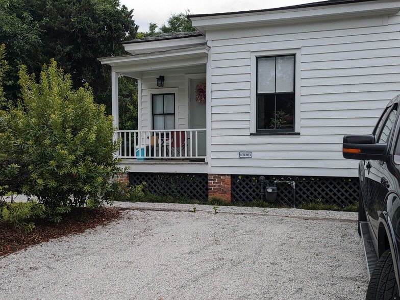 Building Photo - 1215 Prince St