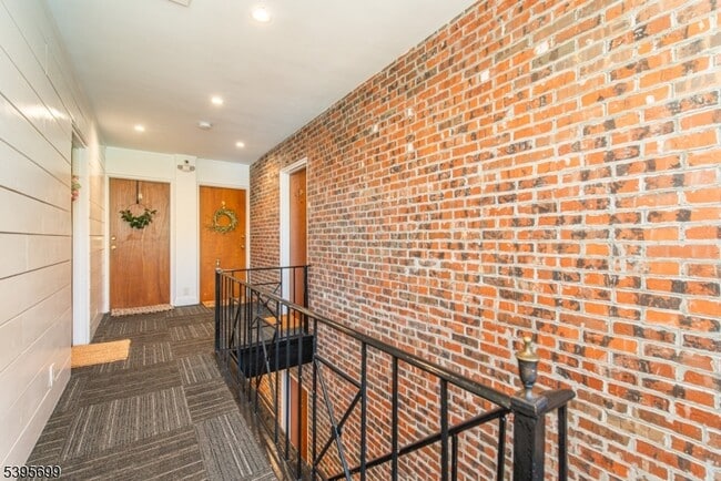 Building Photo - 378 Claremont Ave