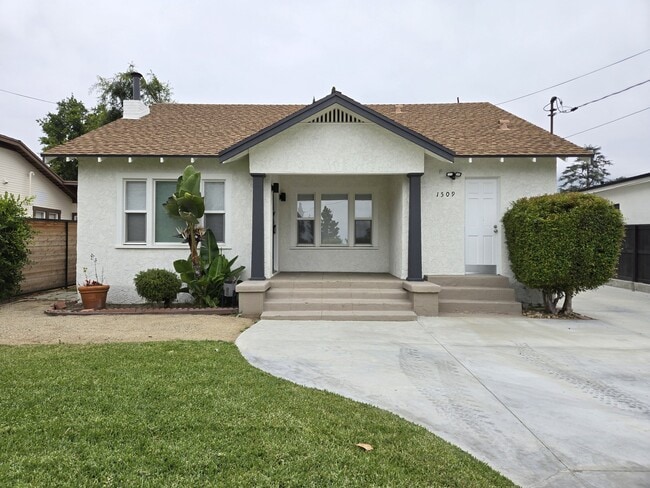Building Photo - 1509 E Elizabeth St