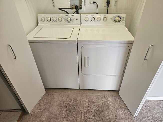 Building Photo - 77 S Evergreen Ave