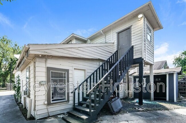 Building Photo - 4610 Schroeder St