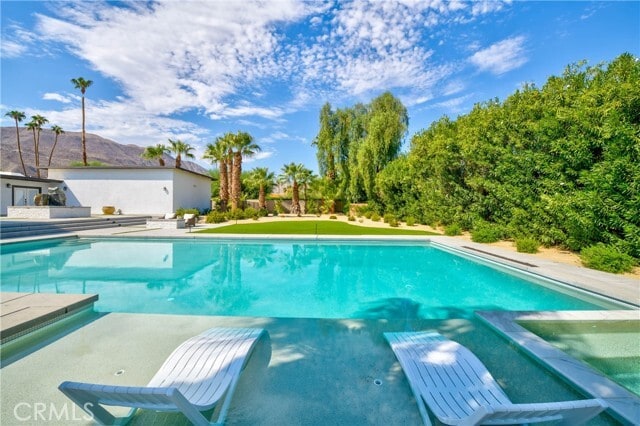 Building Photo - 72408 Desert Dr