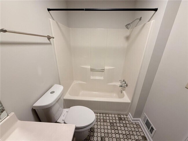 Building Photo - 40 Salem Ridge