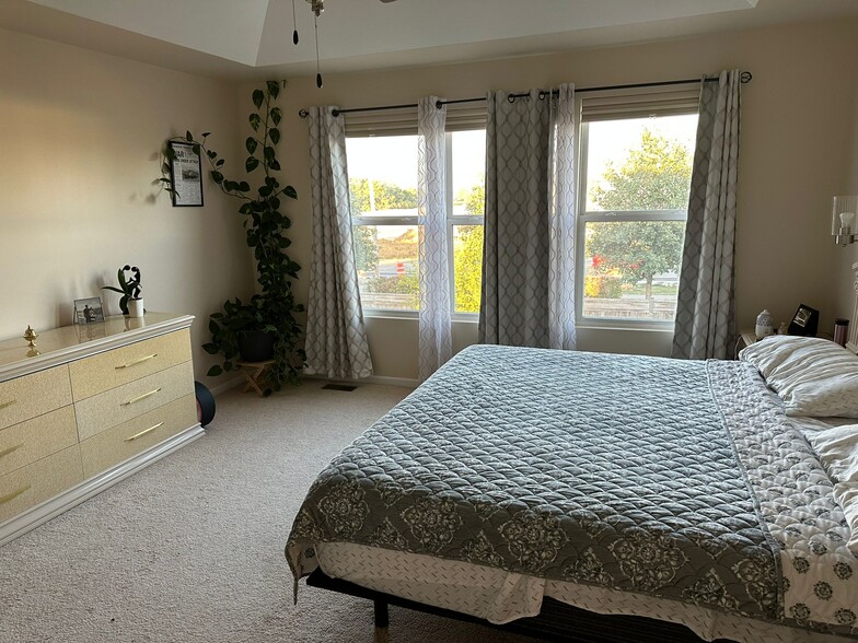 Master Bedroom - 3528 Birch Ln