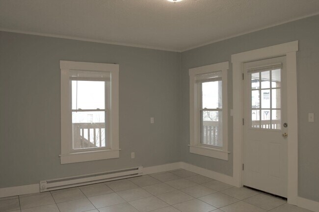 Building Photo - 105 Clarendon St