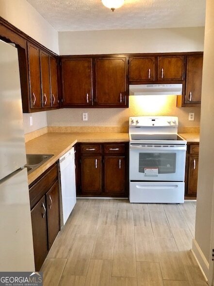 Building Photo - 5958 Sherwood Pl