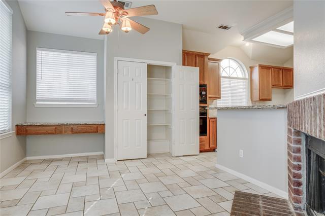 Building Photo - 2711 Summerwood