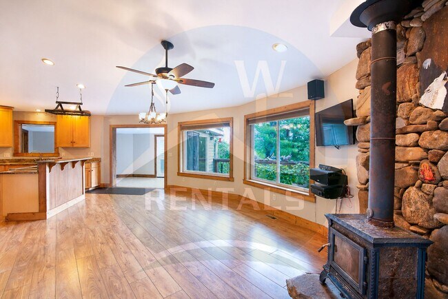 Building Photo - 84 Loveland Vis