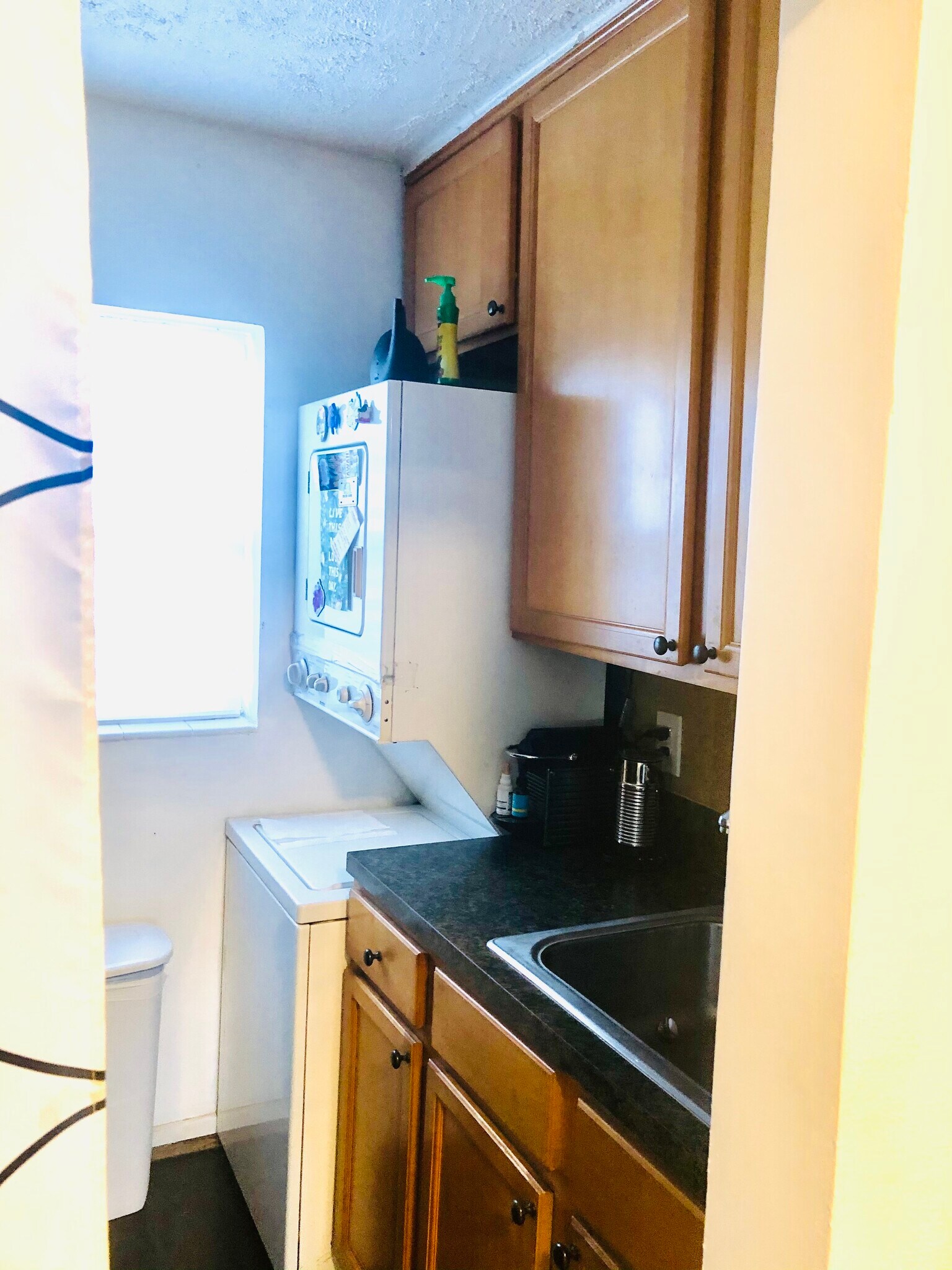 Kitchen - 220 Meridian Ave